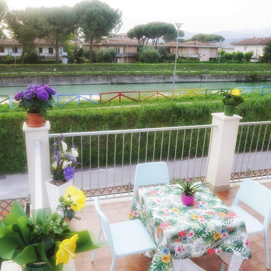 Residence Deamarina Marina di Massa Zewnętrze zdjęcie