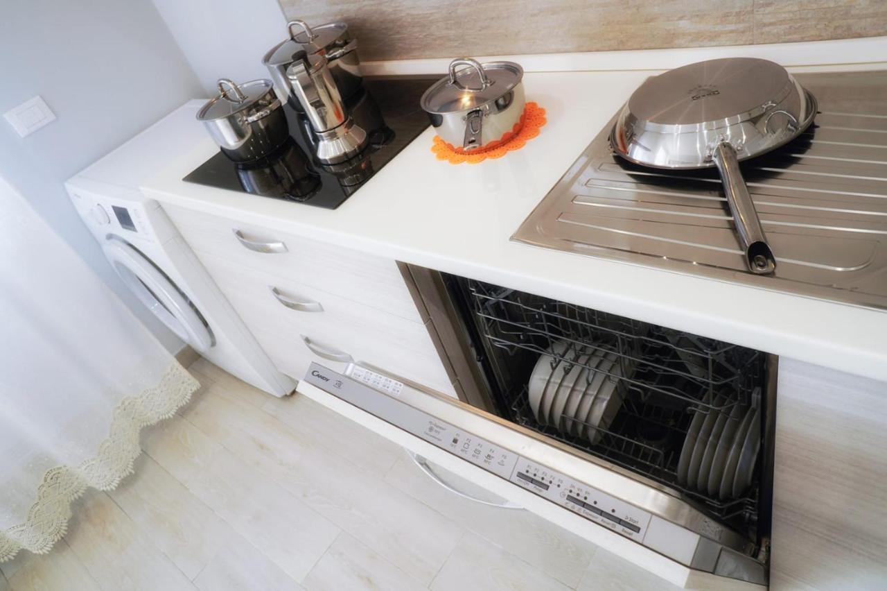 Residence Deamarina Marina di Massa Zewnętrze zdjęcie