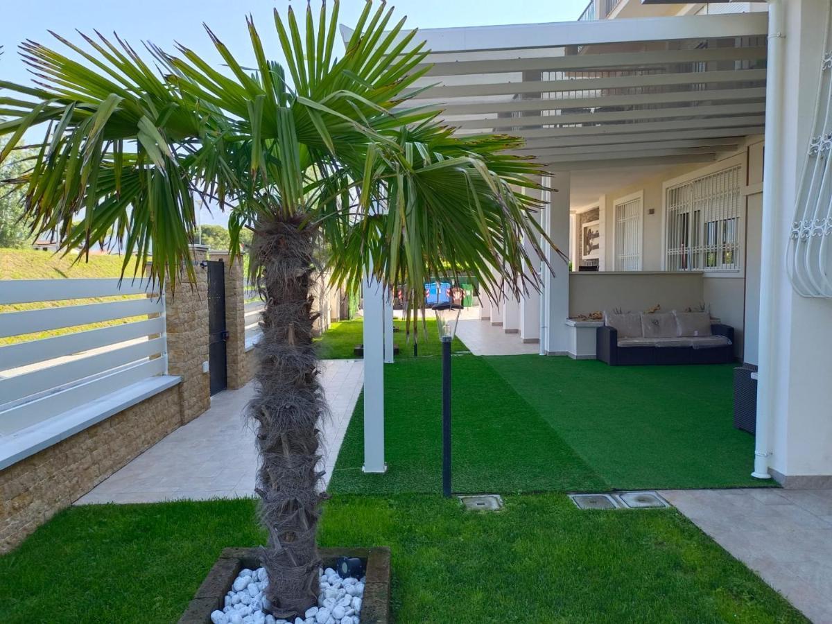 Residence Deamarina Marina di Massa Zewnętrze zdjęcie