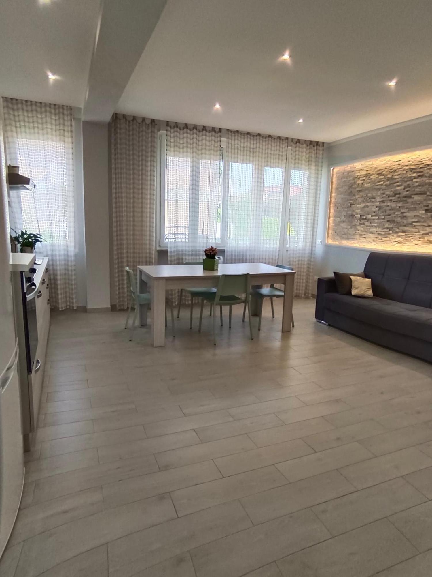 Residence Deamarina Marina di Massa Zewnętrze zdjęcie